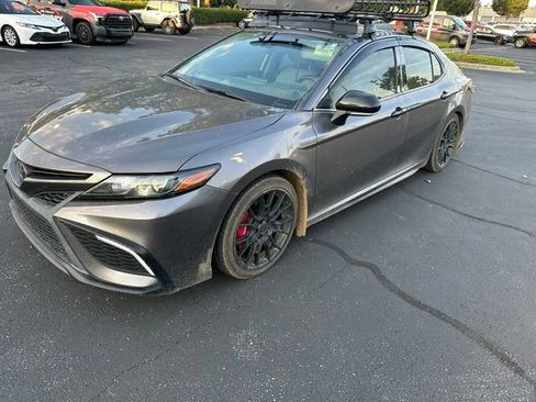 Used 2022 Toyota Camry SE FWD image 7