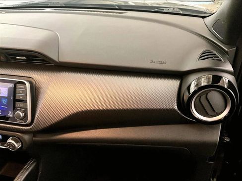 Used 2019 Nissan Kicks SV FWD image 15