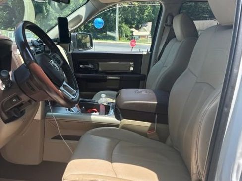 Used 2018 RAM 1500 Laramie w/ Convenience Group AWD/4WD image 6
