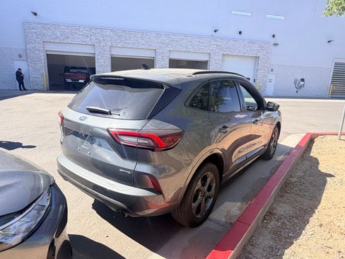 Used 2023 Ford Escape ST-Line AWD/4WD image 3