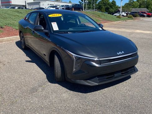 Used 2025 Kia K4 FWD image 1