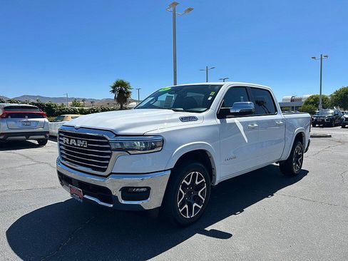 Used 2025 RAM 1500 Laramie AWD/4WD image 3