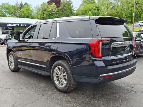 Used 2022 GMC Yukon SLT w/ SLT Premium Package AWD/4WD image 4