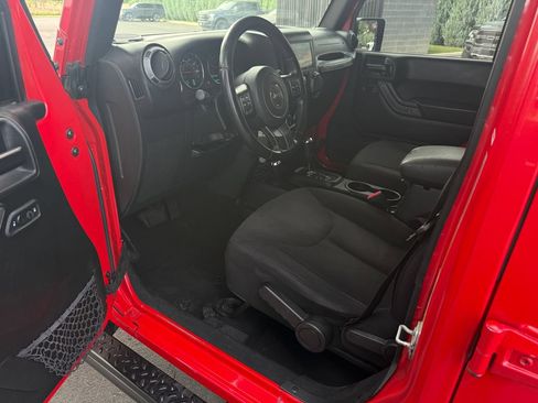 Used 2018 Jeep Wrangler Unlimited Sport S AWD/4WD image 21