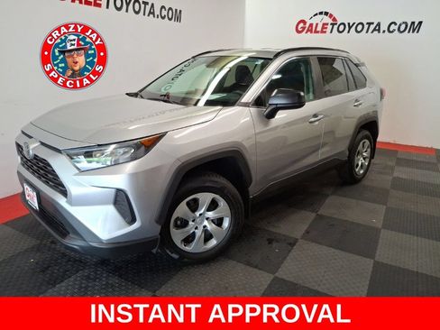 Used 2019 Toyota RAV4 LE w/ All Weather Liner Package AWD/4WD image 1