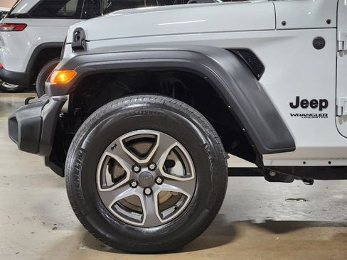 Used 2022 Jeep Wrangler Unlimited Sport AWD/4WD image 5