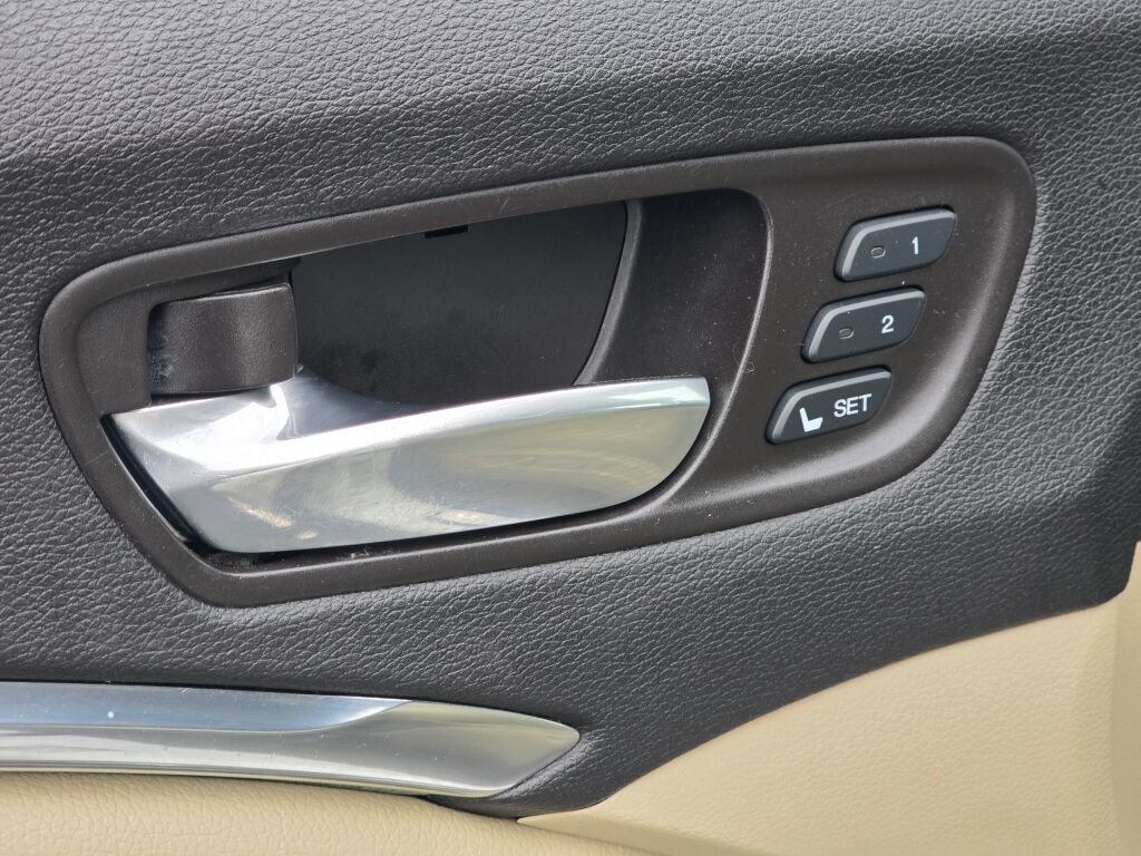 Used 2017 Acura MDX SH-AWD image 23