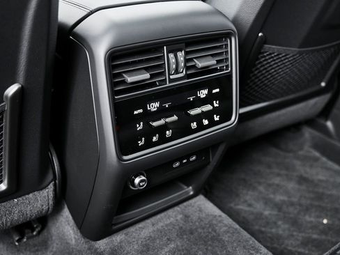 Used 2026 Porsche Cayenne Turbo AWD/4WD image 52