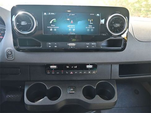 Used 2023 Mercedes-Benz Sprinter 2500 image 13