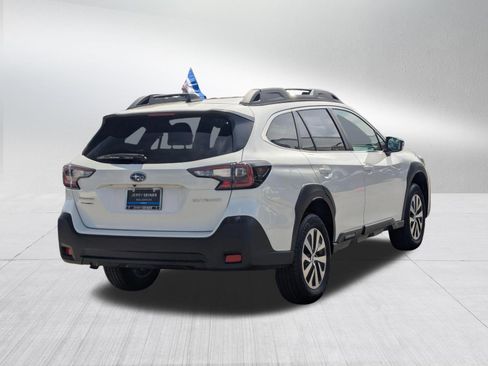 Used 2025 Subaru Outback Premium image 5