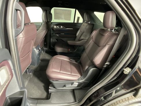 New 2026 Ford Explorer Platinum image 28