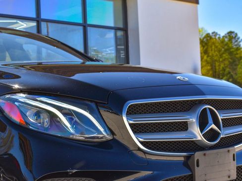 Used 2019 Mercedes-Benz E 300 4MATIC w/ Convenience Package image 7