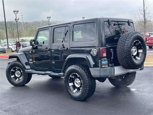 Used 2013 Jeep Wrangler Unlimited Sahara w/ Connectivity Group image 5