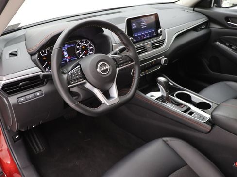 Used 2025 Nissan Altima 2.5 SR image 14