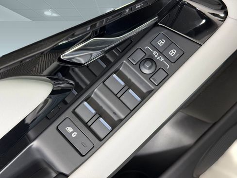 Used 2026 Land Rover Range Rover Evoque Dynamic SE image 22