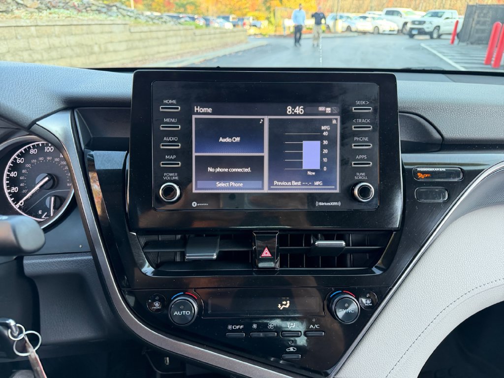 Used 2022 Toyota Camry LE FWD image 22