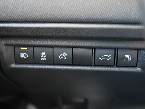 Used 2025 Toyota Camry LE FWD image 33