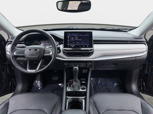 Certified 2022 Jeep Compass Limited image 9