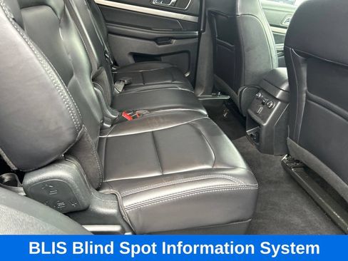 Used 2019 Ford Explorer XLT w/ Equipment Group 202A AWD/4WD image 21