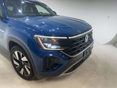 Used 2025 Volkswagen Atlas Cross Sport SE image 19