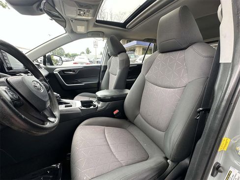 Used 2019 Toyota RAV4 XLE image 21