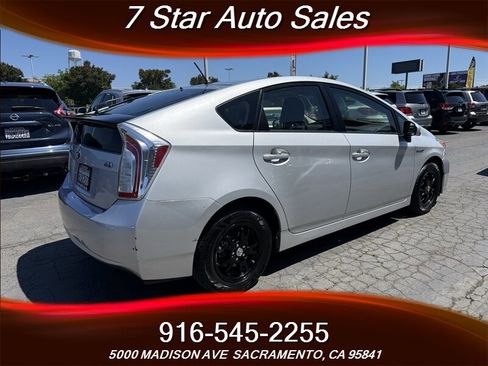 Used 2015 Toyota Prius Two FWD image 4