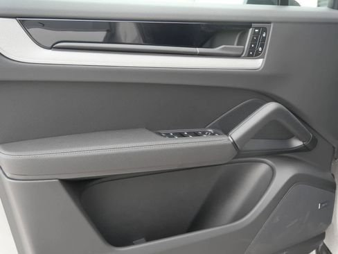 New 2026 Porsche Cayenne image 9