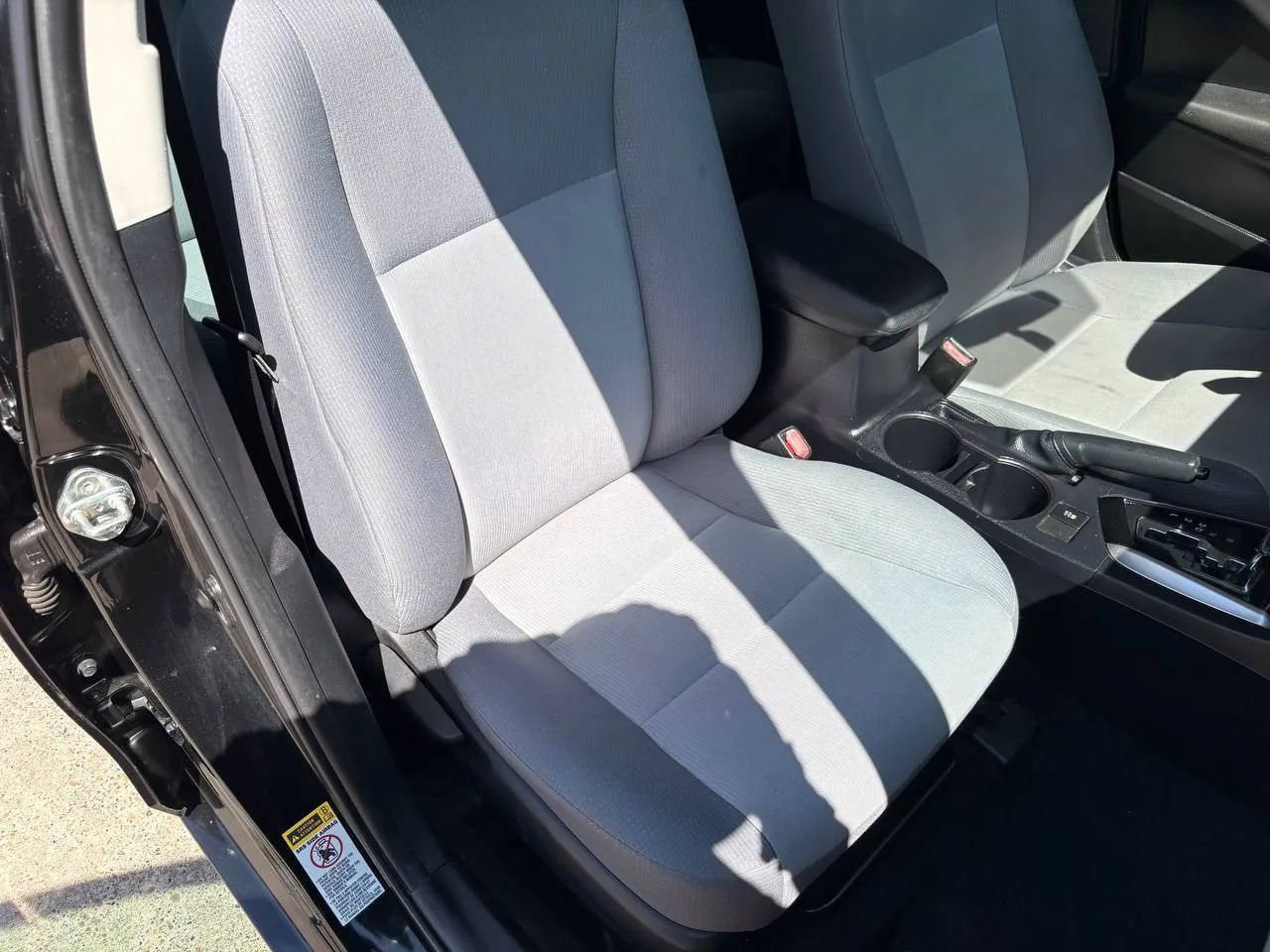 Used 2014 Toyota Corolla L FWD image 15