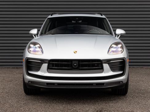 Certified 2025 Porsche Macan AWD/4WD image 7