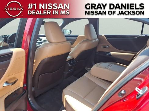 Used 2020 Lexus ES 350 w/ Premium Package FWD image 27
