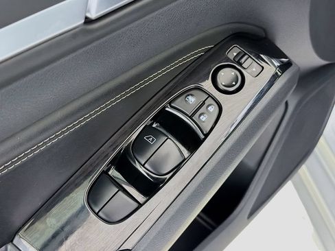 Used 2023 Nissan Altima 2.5 SL FWD image 23