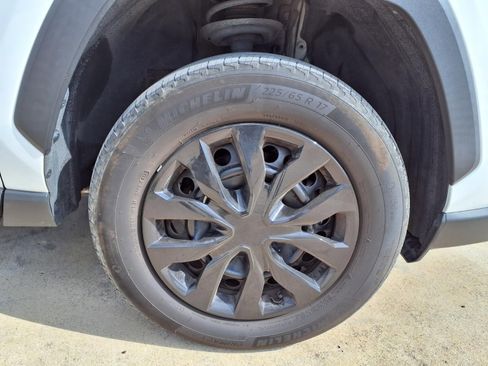 Used 2023 Toyota RAV4 LE image 10