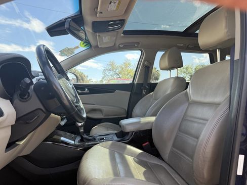 Used 2019 Kia Sorento EX w/ EX Touring Package FWD image 16