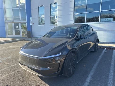 Used 2026 Tesla Model Y Long Range image 5