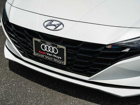Used 2022 Hyundai Elantra SEL FWD image 8