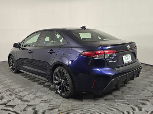 Used 2024 Toyota Corolla XSE FWD image 5