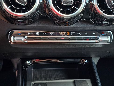 New 2026 Mercedes-Benz GLB 250 4MATIC image 16