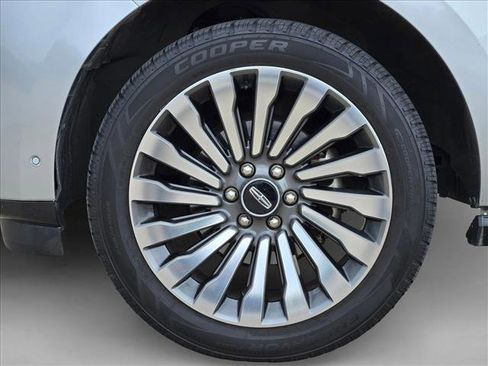 Used 2019 Lincoln Navigator Reserve w/ Cargo Package AWD/4WD image 23