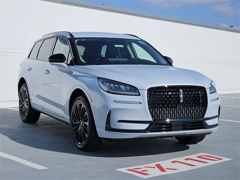 New 2026 Lincoln Corsair Premiere image 3