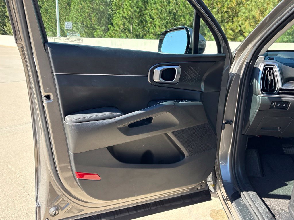 Used 2025 Kia Sorento EX AWD/4WD image 5