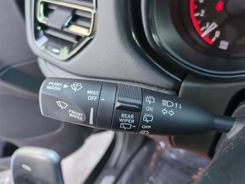 Used 2022 Dodge Durango GT image 25