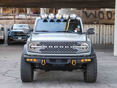 Used 2021 Ford Bronco Badlands image 2