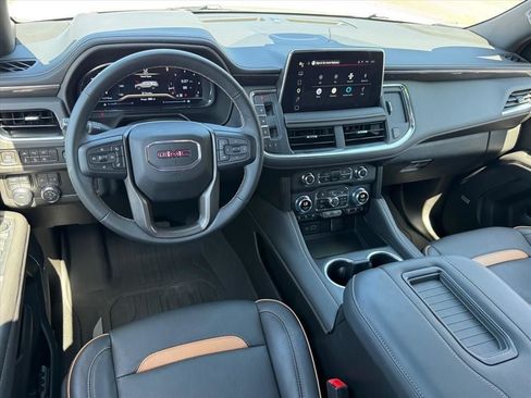 Used 2023 GMC Yukon XL AT4 w/ Technology Package AWD/4WD image 15