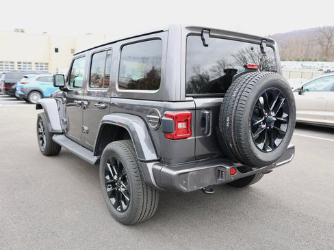 Used 2021 Jeep Wrangler Unlimited Sahara image 5