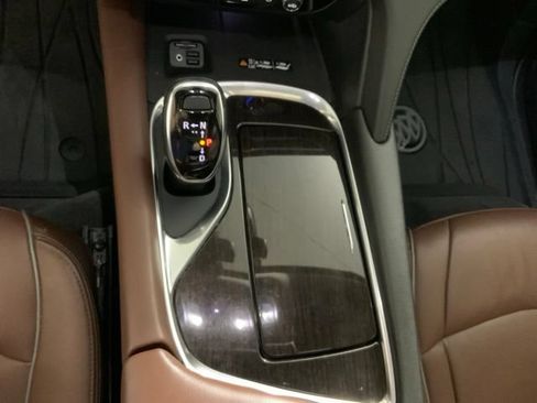 Used 2020 Buick Enclave Avenir w/ Avenir Technology Package AWD/4WD image 21