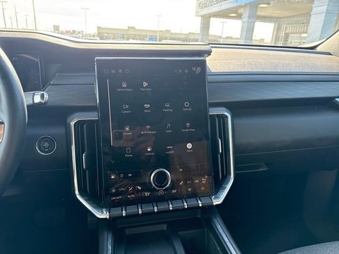 Used 2025 GMC Acadia Elevation image 22