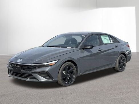 New 2026 Hyundai Elantra Sport FWD image 32