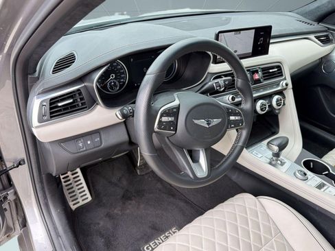 Used 2022 Genesis G70 3.3T image 4