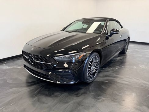 Used 2025 Mercedes-Benz CLE 450 4MATIC Cabriolet image 3