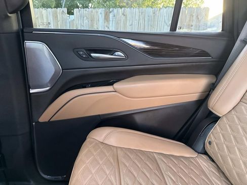 Used 2024 Cadillac Escalade Sport w/ LPO, ONYX Package AWD/4WD image 20
